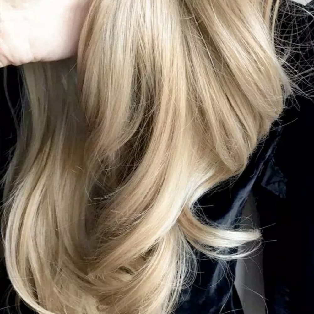 Ombre Blonde Beauty LaceFront Wig 22-26 inches!! - Thumbnail 3