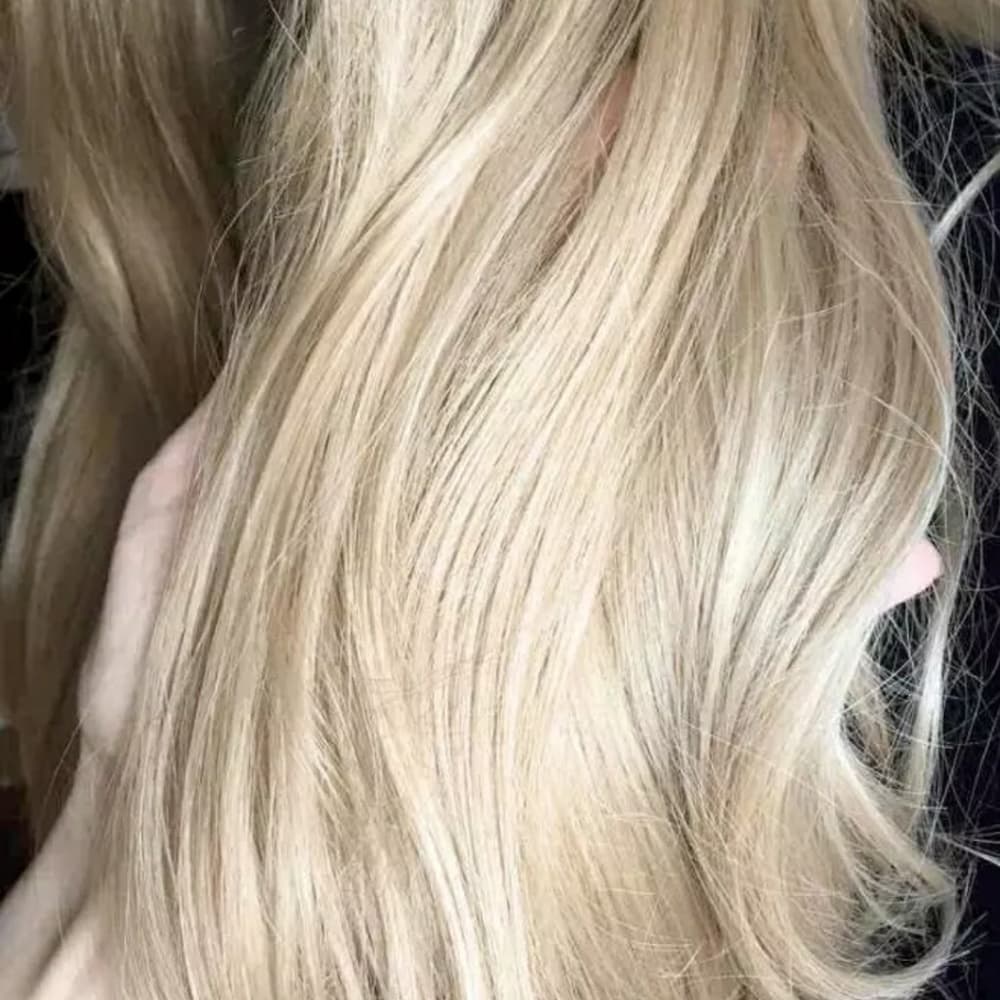 Ombre Blonde Beauty LaceFront Wig 22-26 inches!! - Thumbnail 4