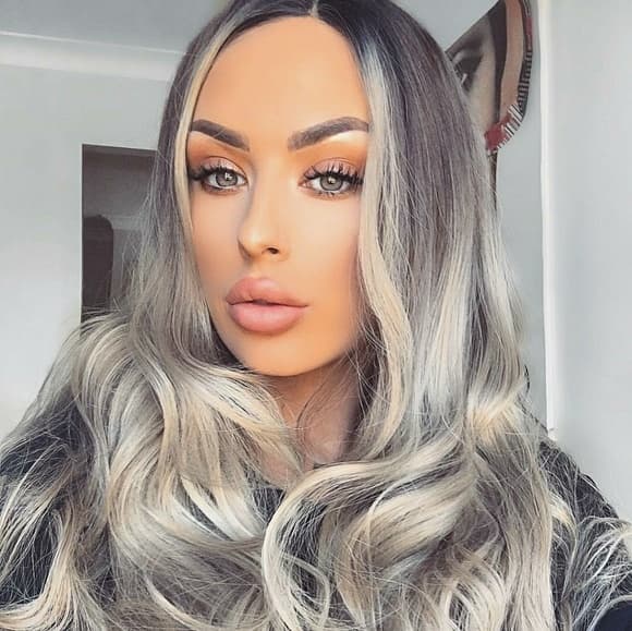 Blonde Wavy White Lacefront Wig 20-24 inches!! - Thumbnail 2