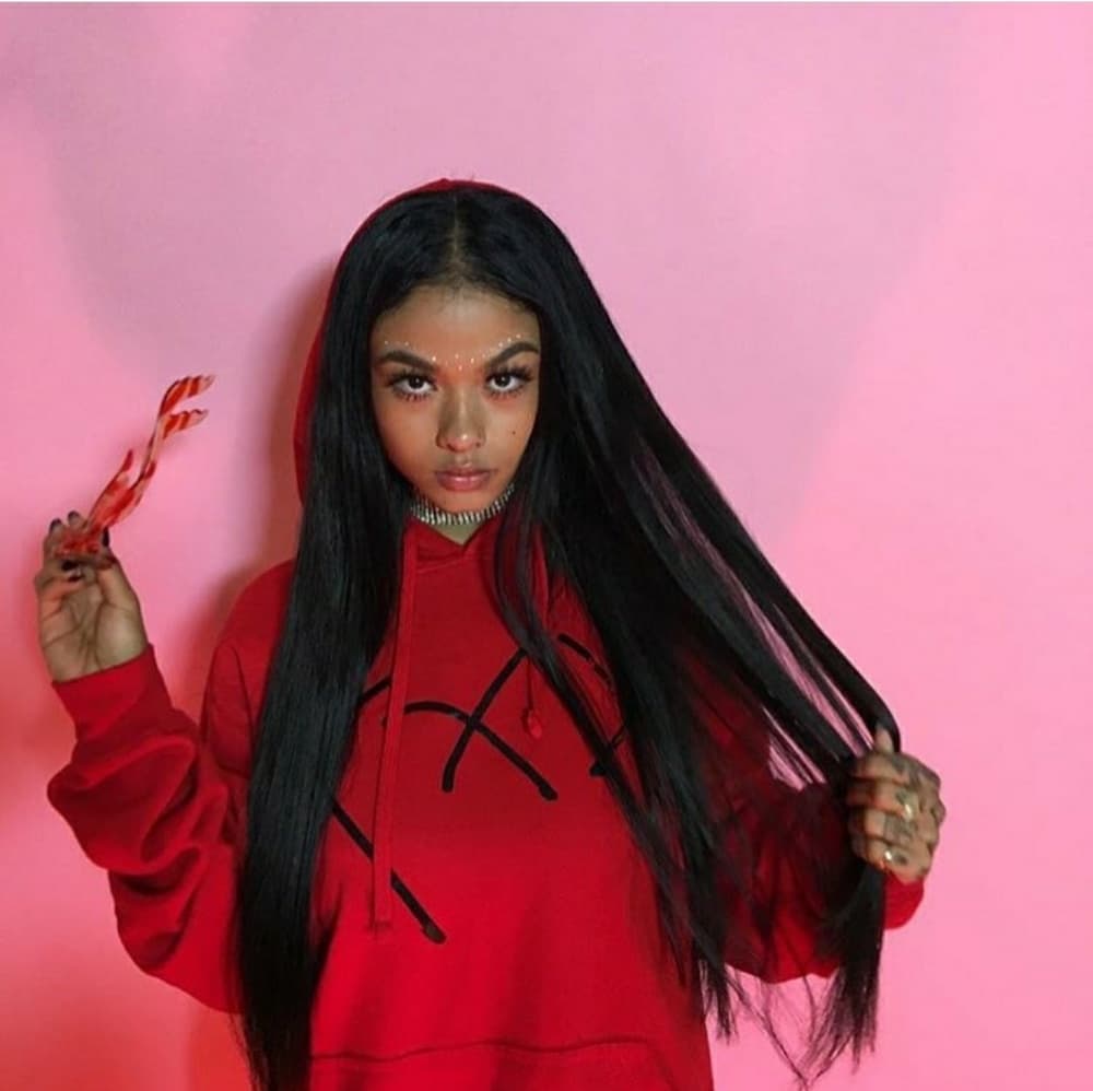 Yaki Beauty Lace Front Wig 26-28 inches!! - Thumbnail 3