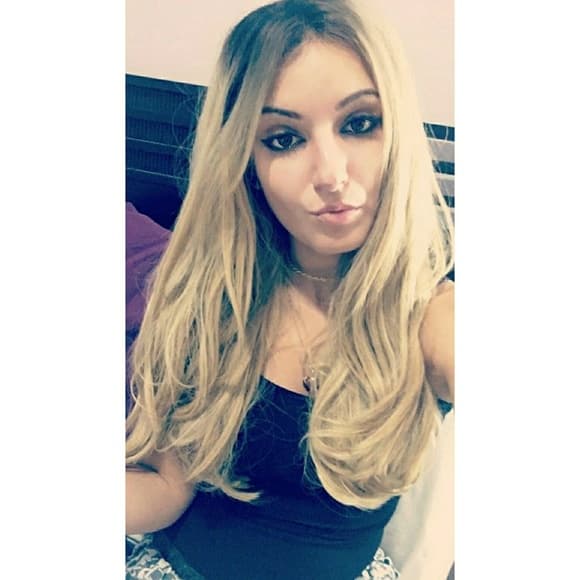 Ombre Blonde LaceFront 20-22 inches!! - Thumbnail 7