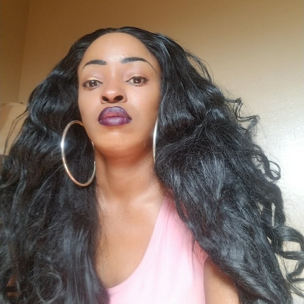Wavy Beauty LaceFront Wig 22-26 inches!! - Thumbnail 6