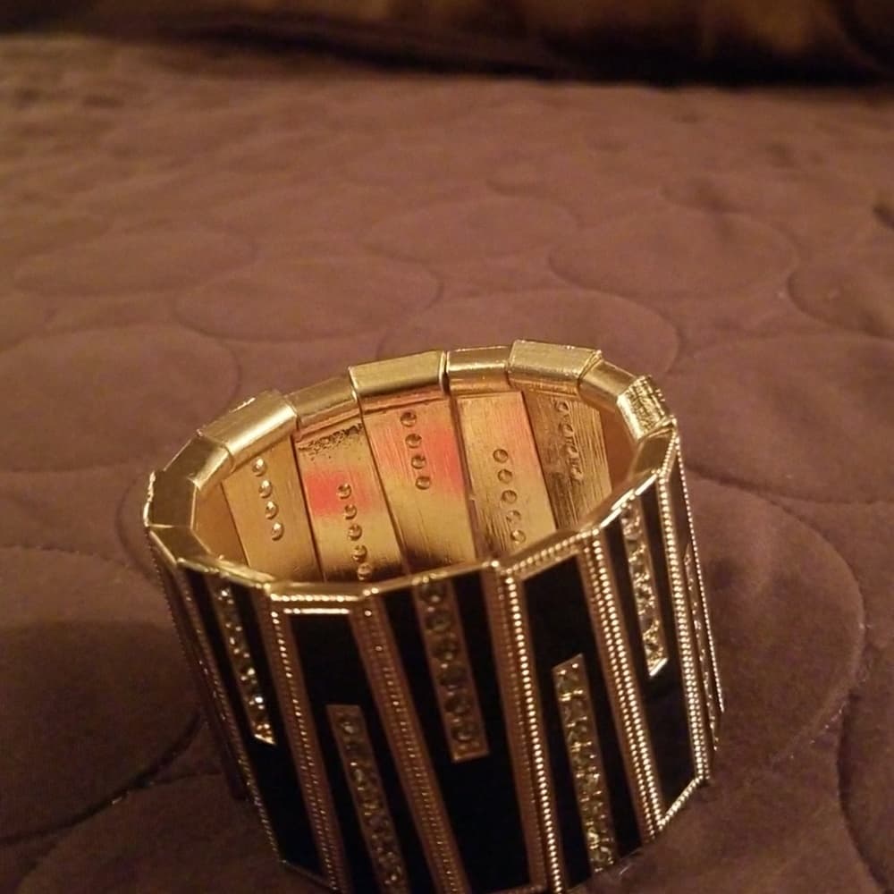 Beautiful Black and Gold Beauty Bracelet Set - Thumbnail 2