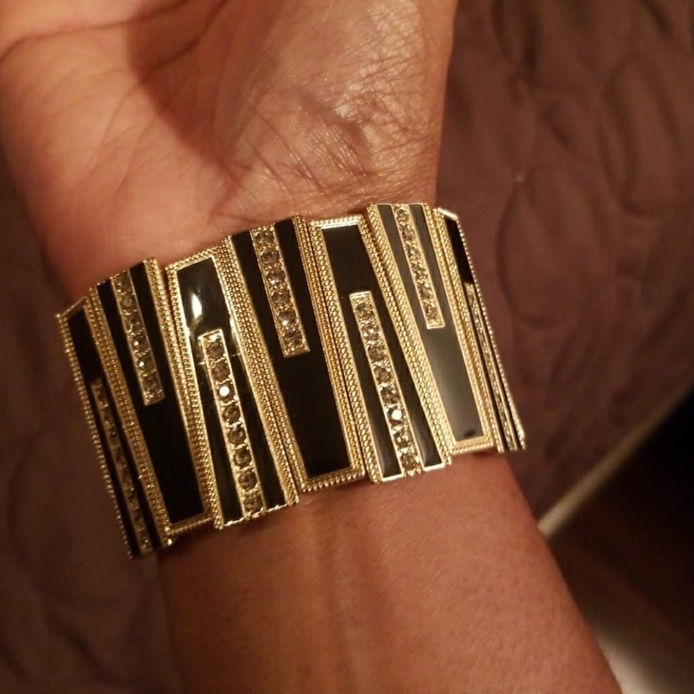 Beautiful Black and Gold Beauty Bracelet Set - Thumbnail 3
