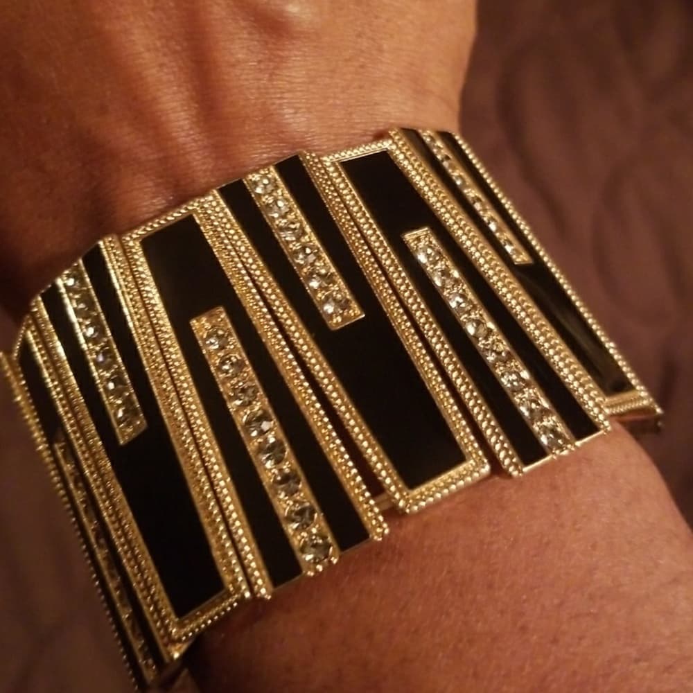 Beautiful Black and Gold Beauty Bracelet Set - Thumbnail 5