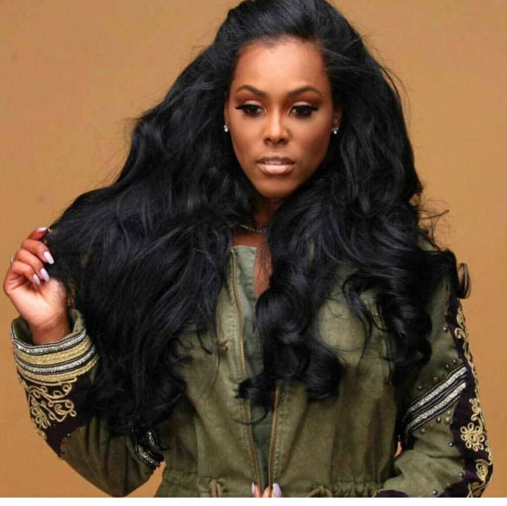 Black Beauty Wavy Wig 22-26 inches!! - Thumbnail 3