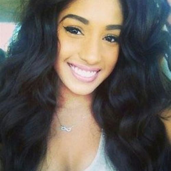 Bodywave Beauty Lacefront Wig 24-26 inches!! - Thumbnail 3