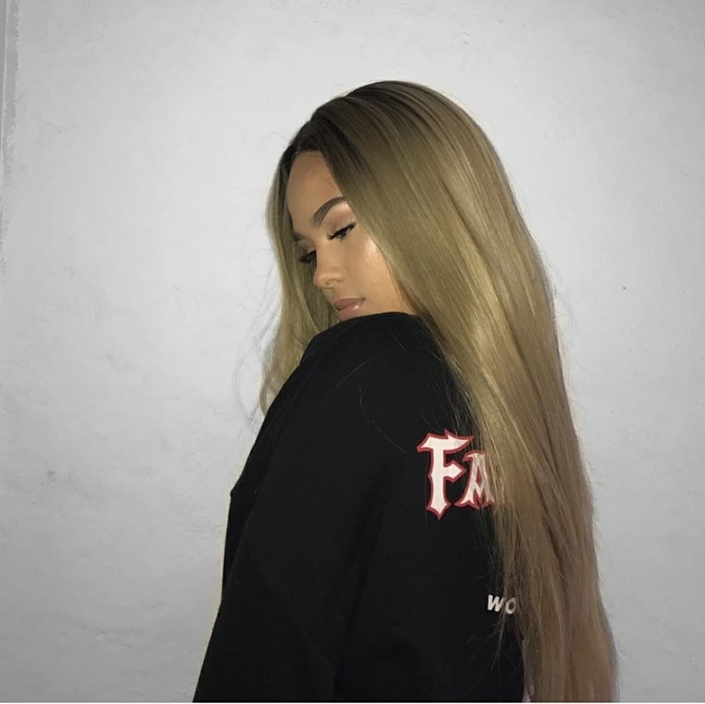 Ombre Blonde Beauty LaceFront Wig 22-26 inches!! - Thumbnail 4