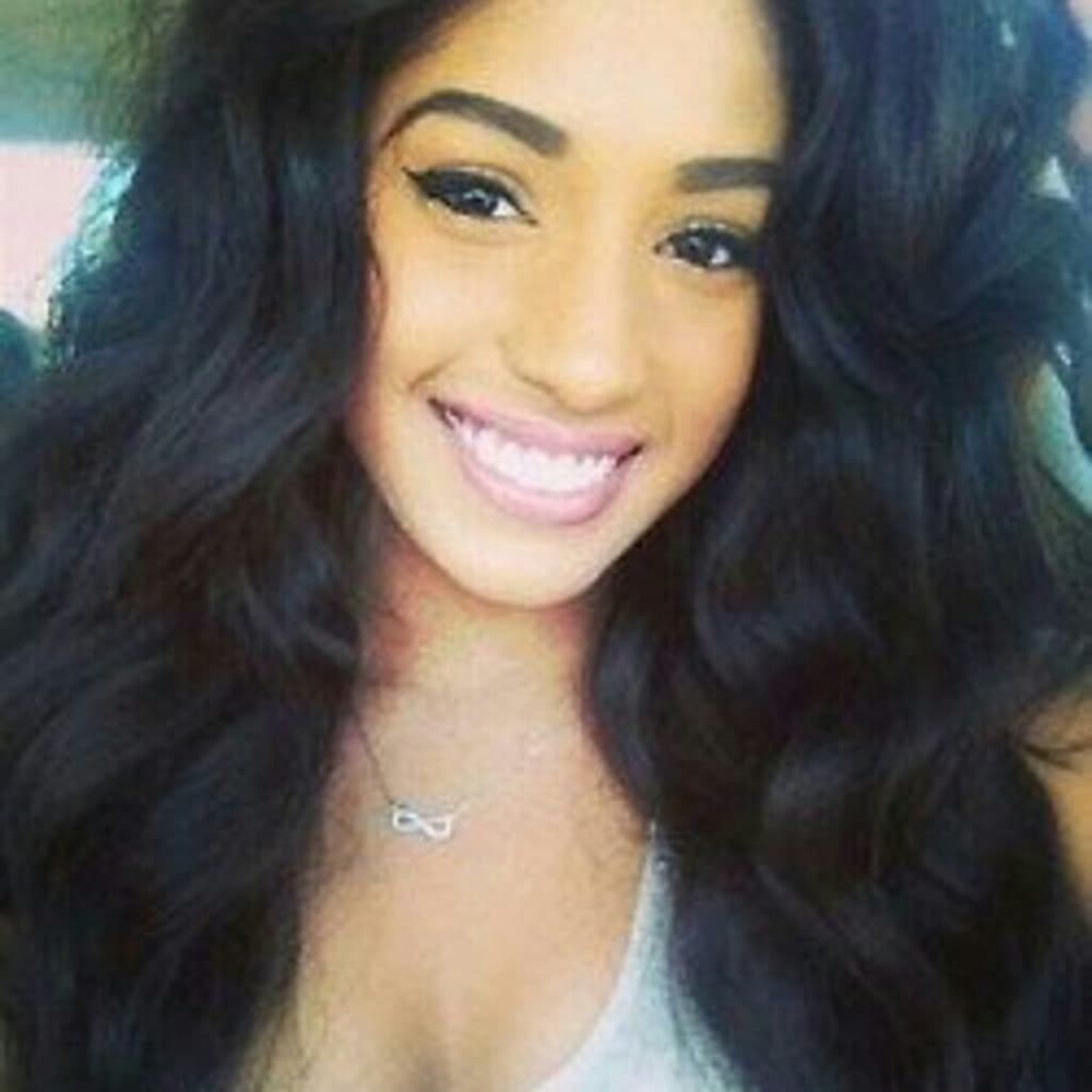 Bodywave Beauty Lacefront Wig 24-26 inches!! - Thumbnail 2