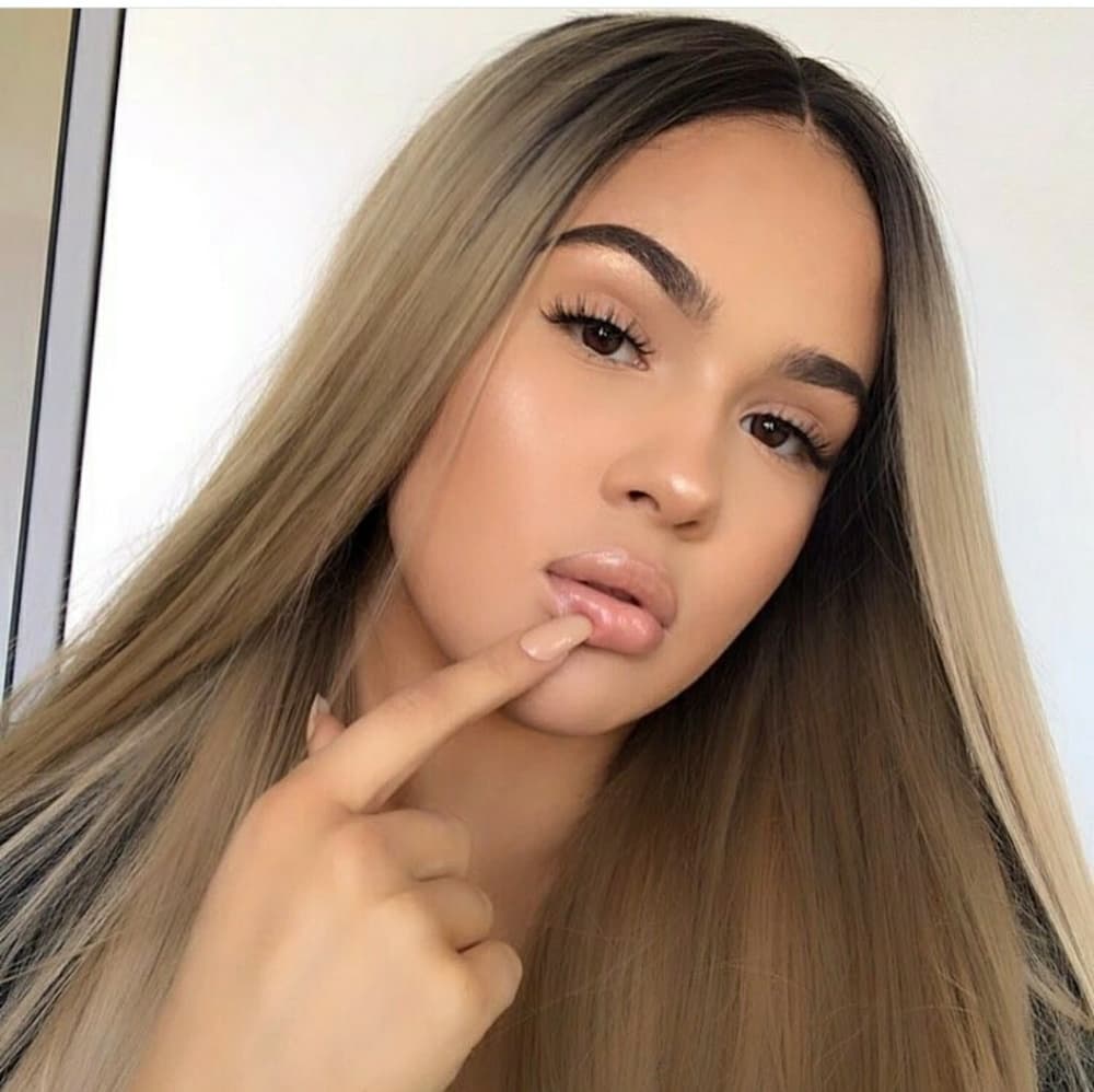 Ombre Blonde Beauty LaceFront Wig 22-26 inches!! - Thumbnail 8