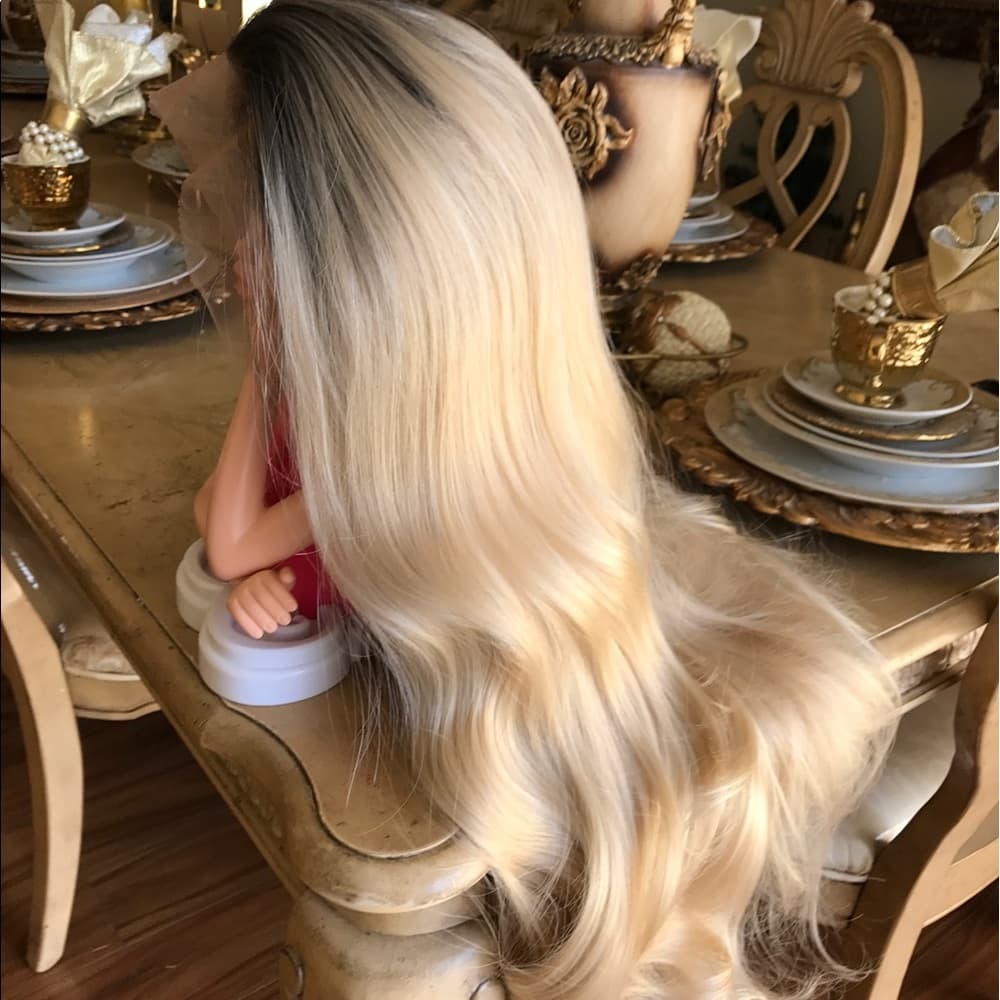BlondeOmbre Beauty Lacefront Wig 22-24 inches!! - Thumbnail 3