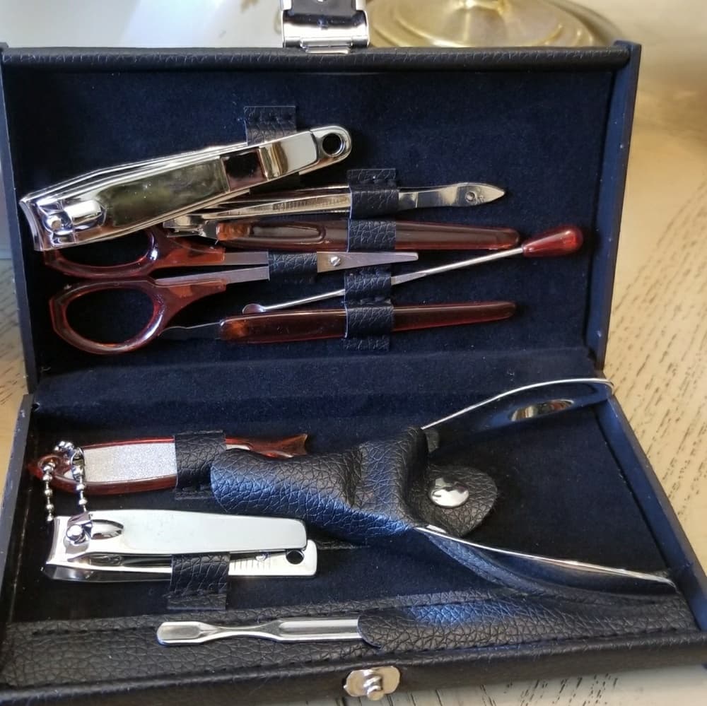 Luxury 10 Piece Manicure Set - Thumbnail 6