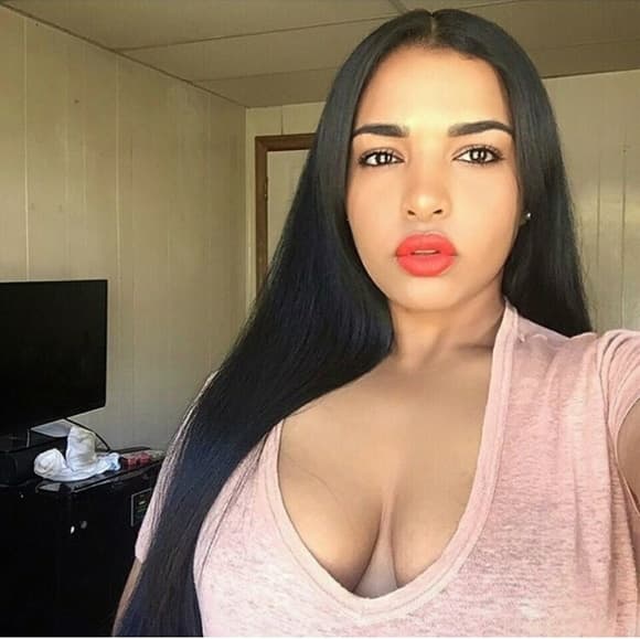 Straight Beauty LaceFront Wig 22-26 inches!! - Thumbnail 2