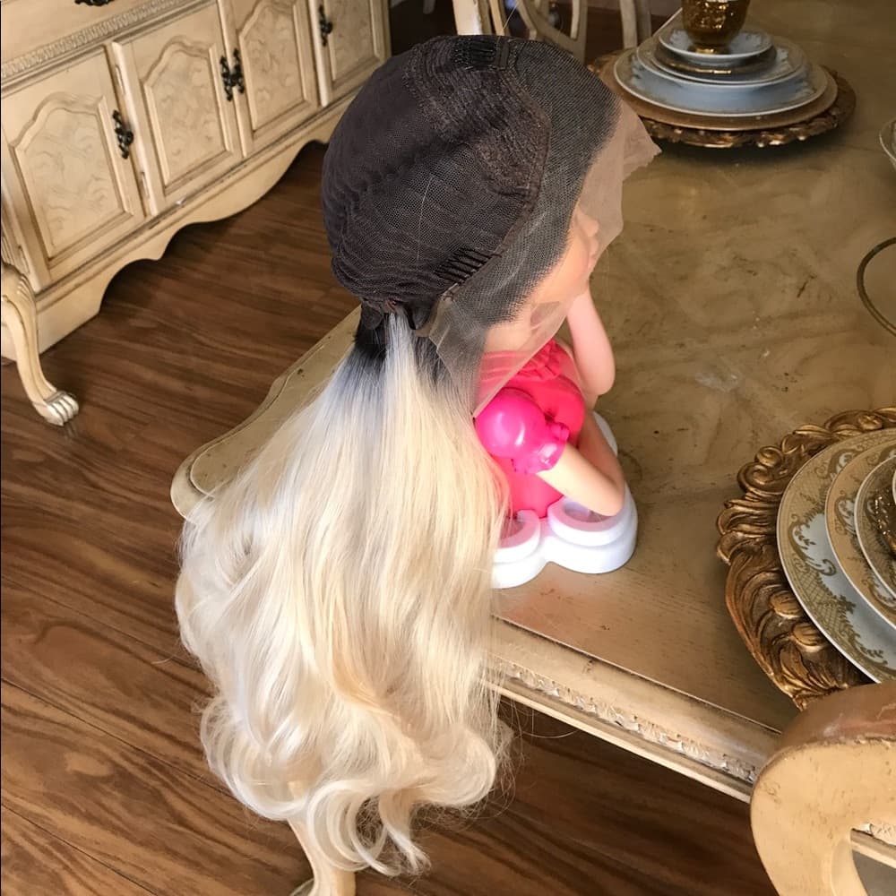 BlondeOmbre Beauty Lacefront Wig 22-24 inches!! - Thumbnail 7