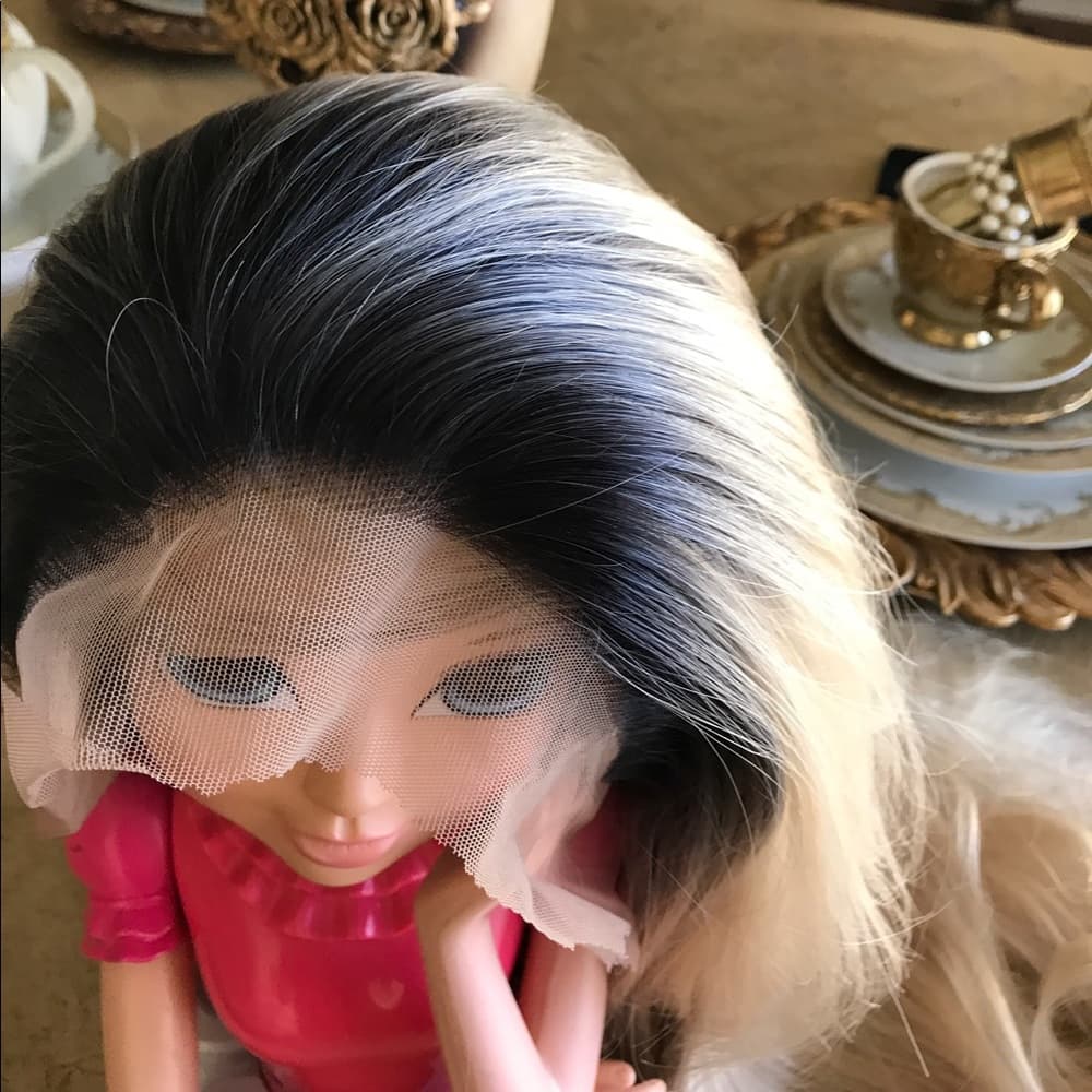 BlondeOmbre Beauty Lacefront Wig 22-24 inches!! - Thumbnail 5