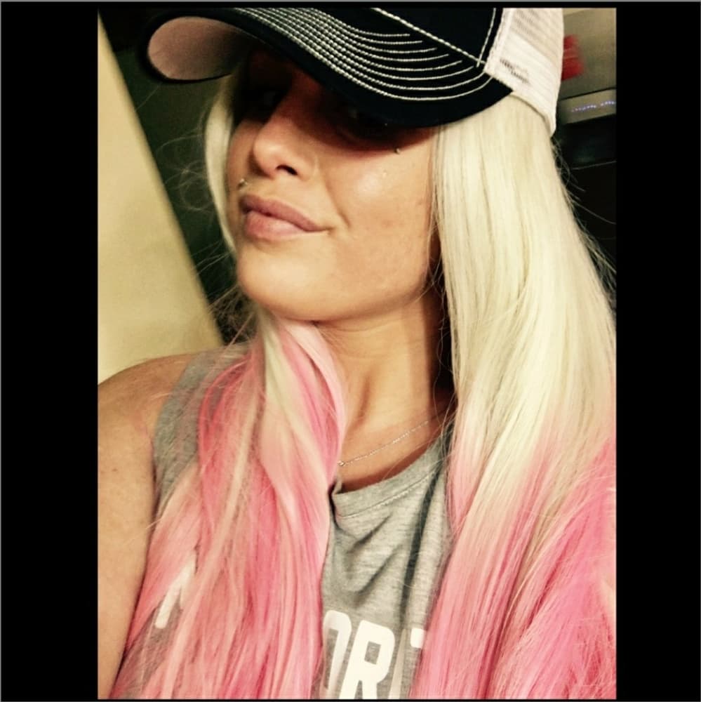 Ombre Pink Blonde Beauty LaceFront Wig 22-26 inch - Thumbnail 2