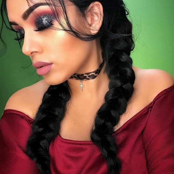 Beautiful Black Lacefront Wig 22-24 inches!! - Thumbnail 3