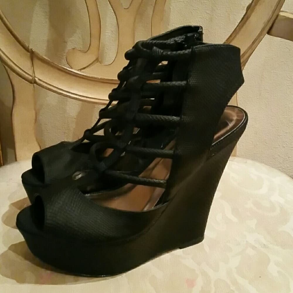 Black Wedge Hedge Heels - Thumbnail 4