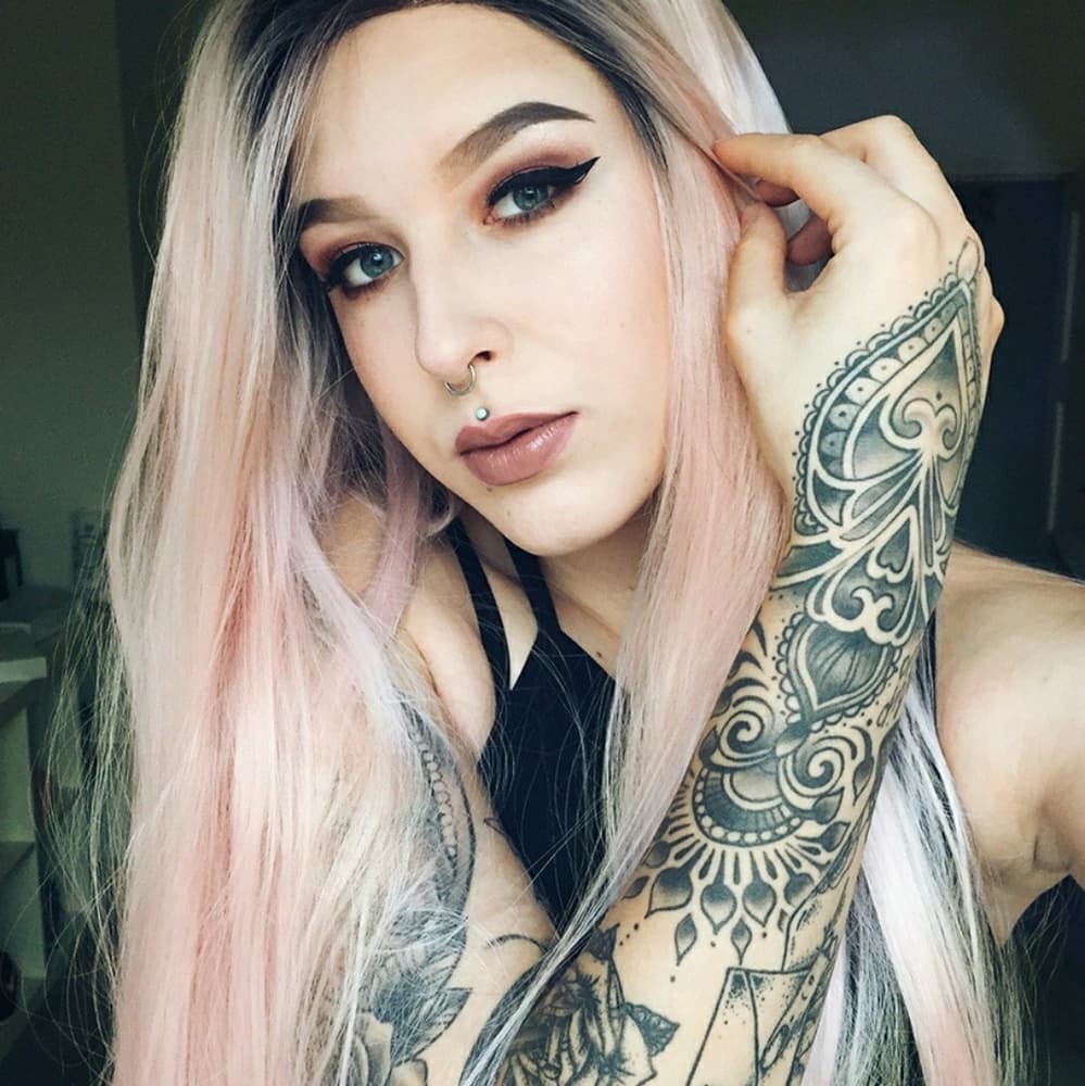 Ombre Pink Beauty LaceFront Wig 24-28 inches!! - Thumbnail 4