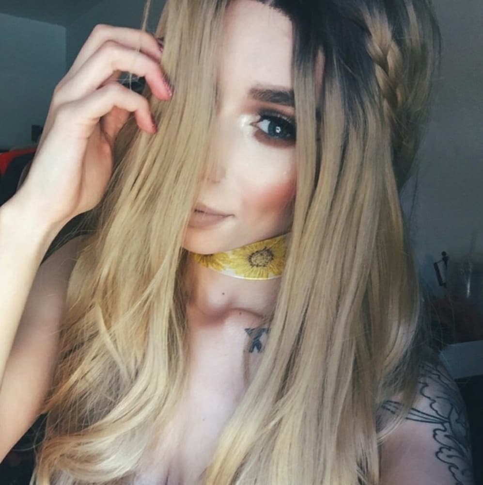 Ombre Blonde Beauty LaceFront Wig Wig 24-26 inches - Thumbnail 4