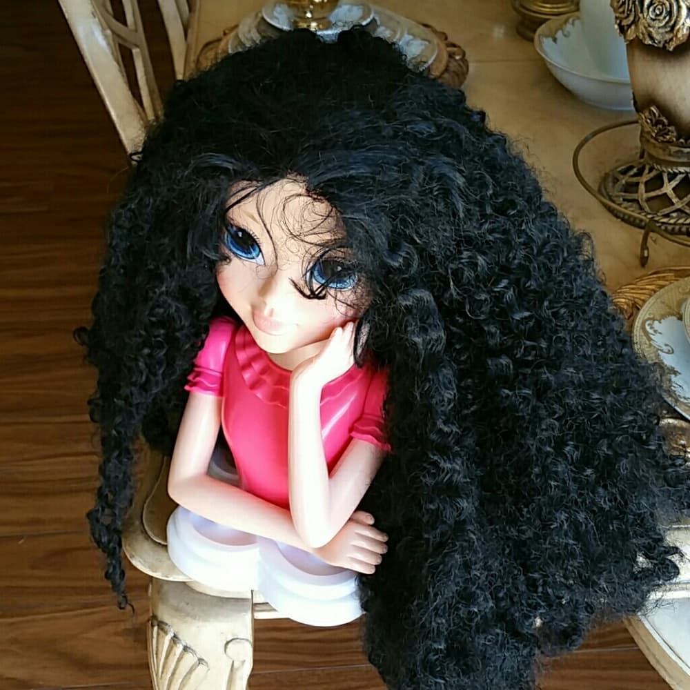 Used Kinky Curly Wig 22 inches! - Thumbnail 6