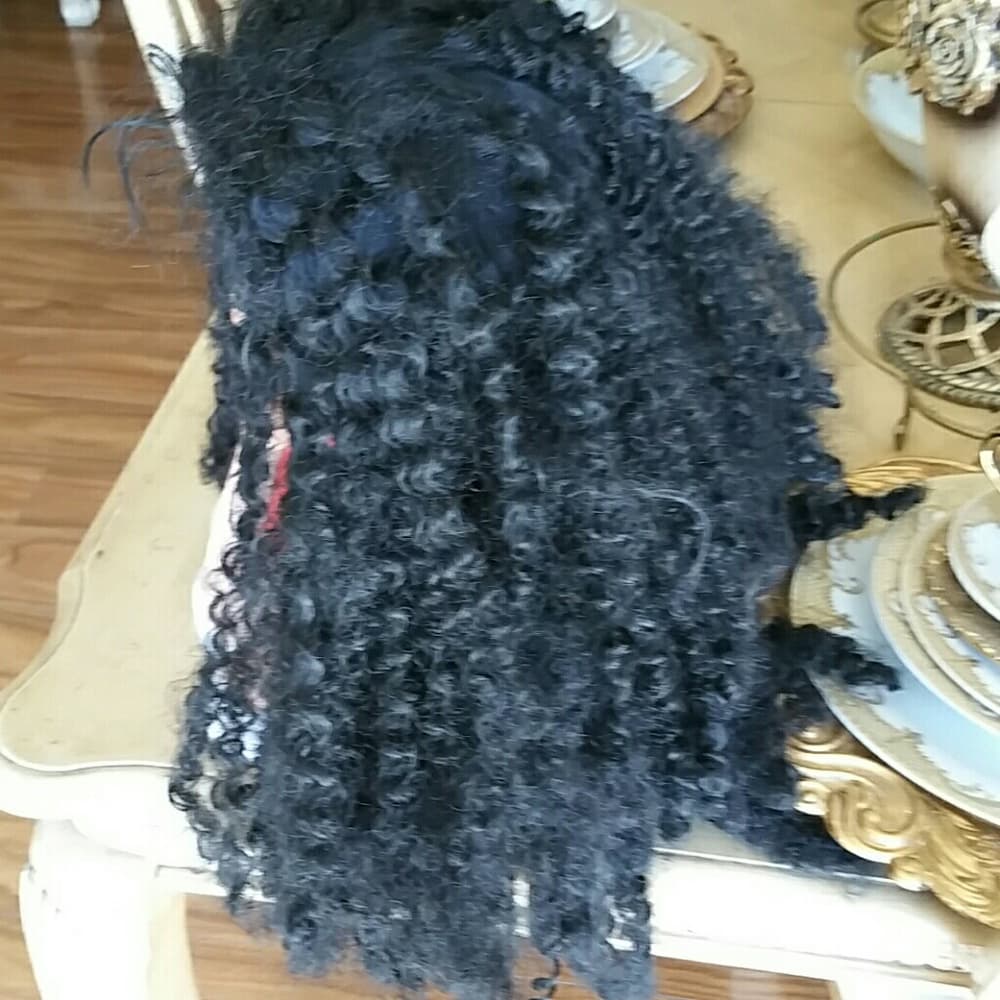 Used Kinky Curly Wig 22 inches! - Thumbnail 4