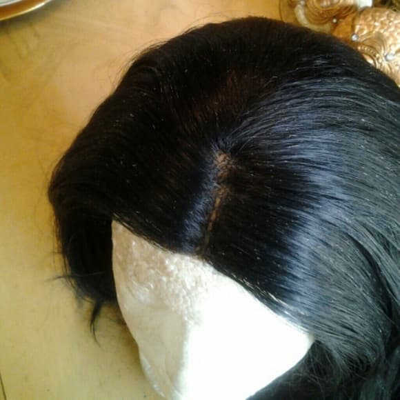 Beautiful used straight wave lace front wig 22 inc - Thumbnail 2