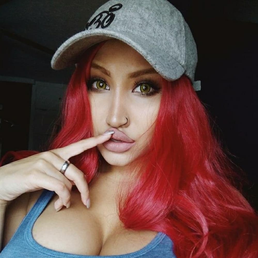Beautiful Red Beauti Wig 33 inches long - Thumbnail 3