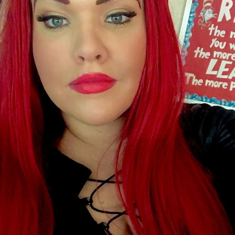 Red Beauty LaceFront Wig 22-26 inches!! - Thumbnail 2