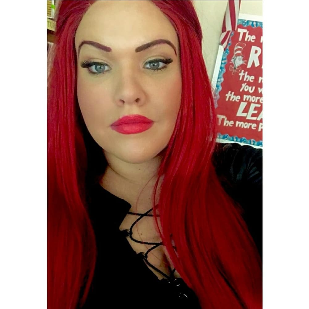Red Beauty LaceFront Wig 22-26 inches!! - Thumbnail 3
