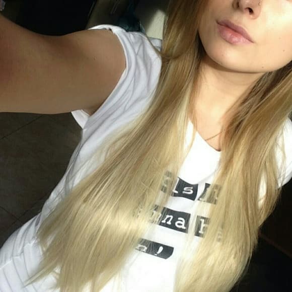 Blonde Beauty Clip In Extension #24/613 - Thumbnail 4