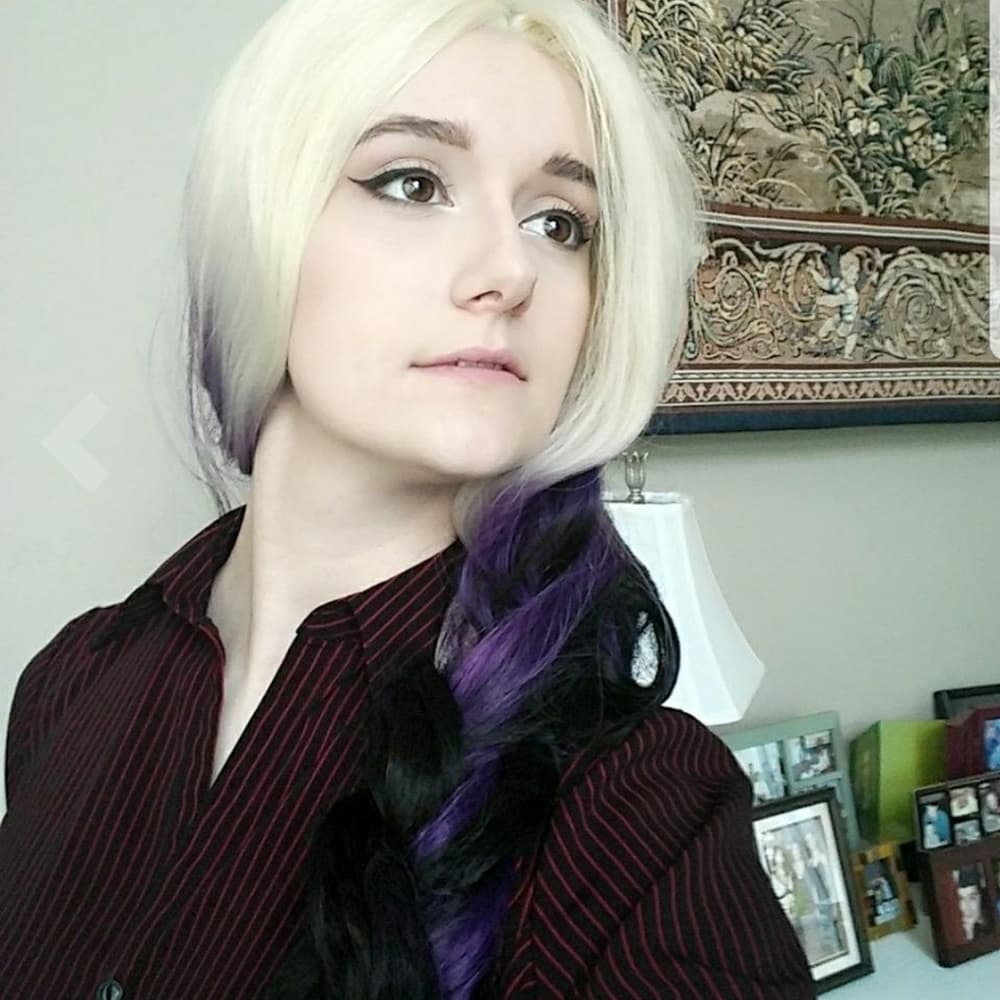 Blonde Purple Beauty Lacefront Wig 22-26 inches!! - Thumbnail 3