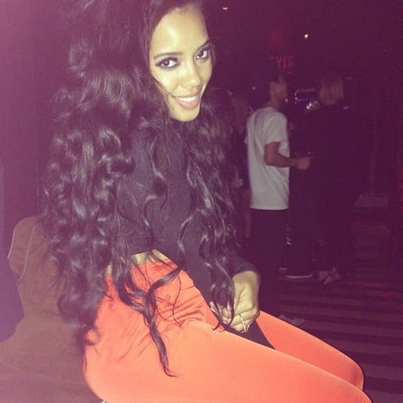 Black Bodywave Beauty Lacefront Wig 24-26 inches!! - Thumbnail 2
