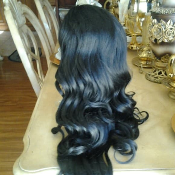 Beautiful Body Waves 20-24 inches lace front wig!! - Thumbnail 4