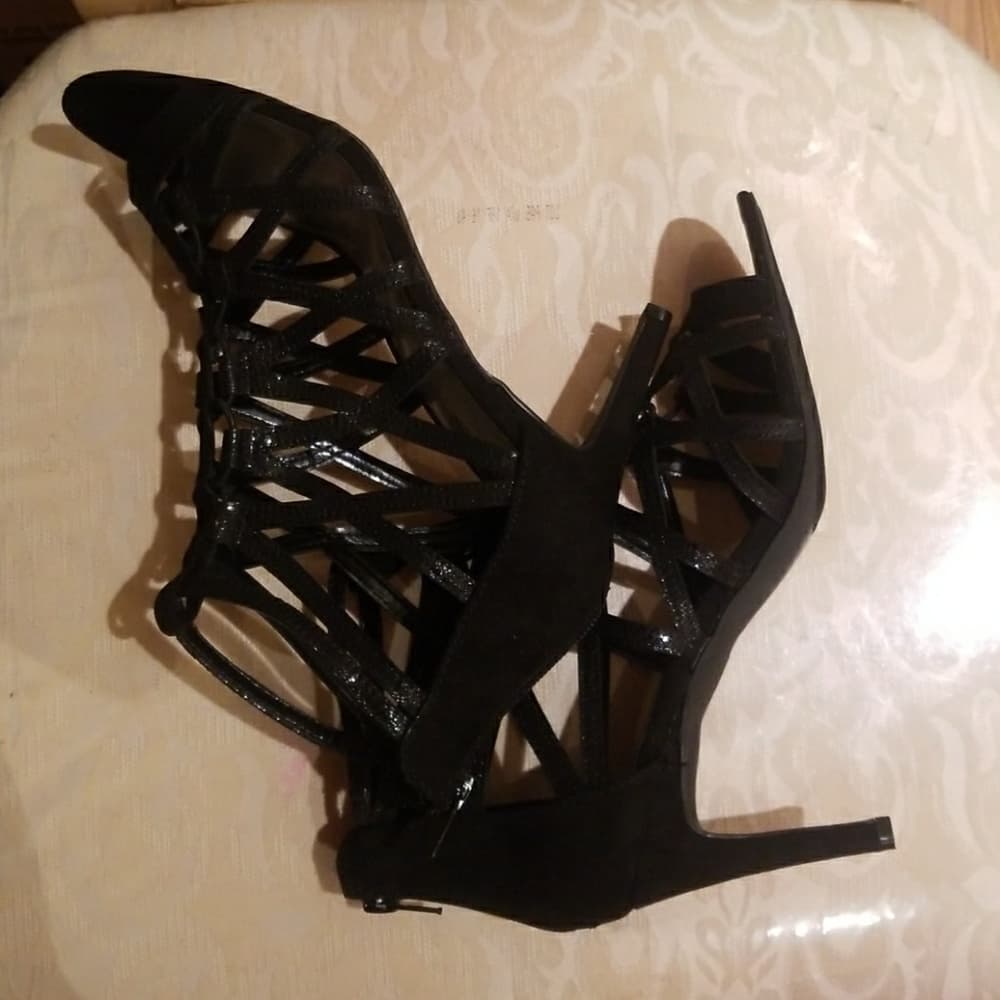Black Beauty Heels - Thumbnail 7