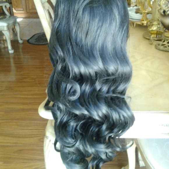 Beautiful Body Waves 20-24 inches lace front wig!!