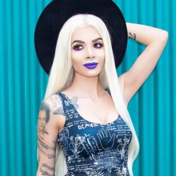Blonde Beauty Lacefront Wig 22-26 inchs!! - Thumbnail 2