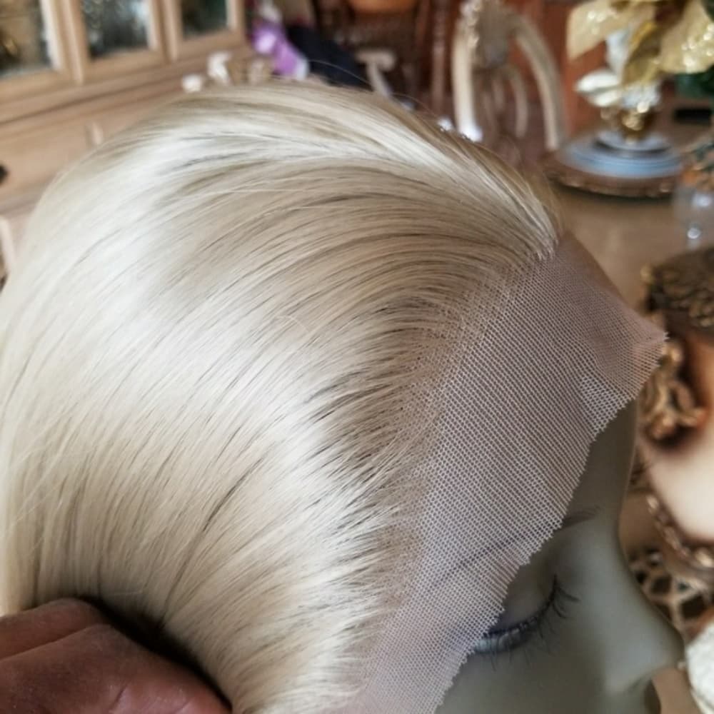 Blonde Beauty Lace Front Wig 22-26 inches!! - Thumbnail 5