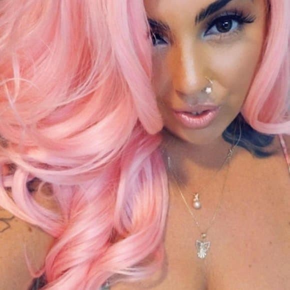 Beautiful Lace Front Wig 22-24 inches!! - Thumbnail 2