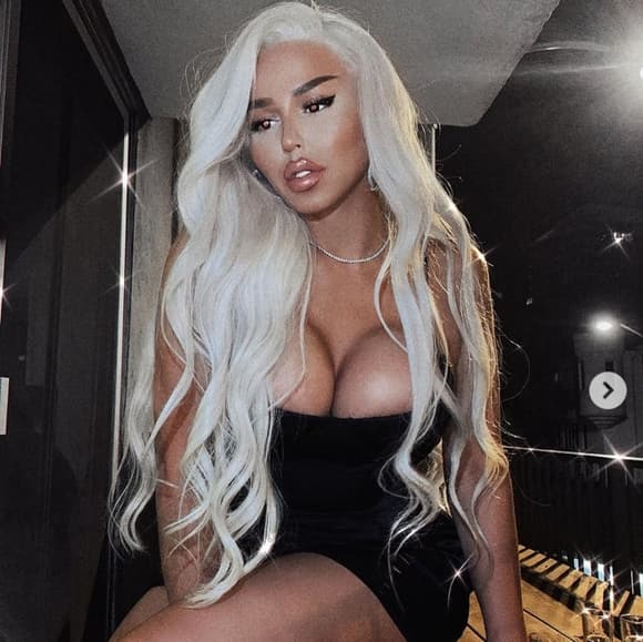 White Blonde Lace Front Wig - Thumbnail 2