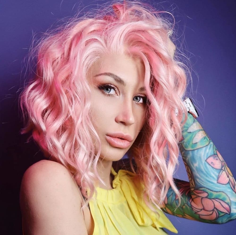 Wavy Pink Lace Front Wigs - Thumbnail 12