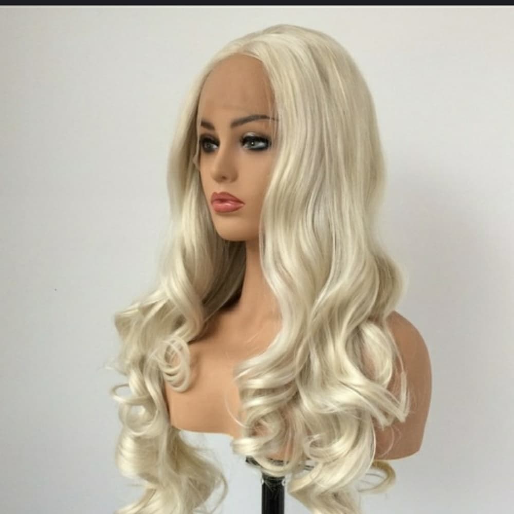Blonde Beauty LaceFront Wig 22-26 inches!! - Thumbnail 3