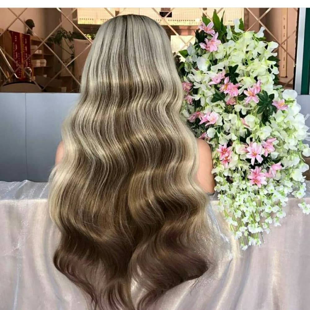 Blonde Ombre Beauty Lacefront 22-24 inches!!
