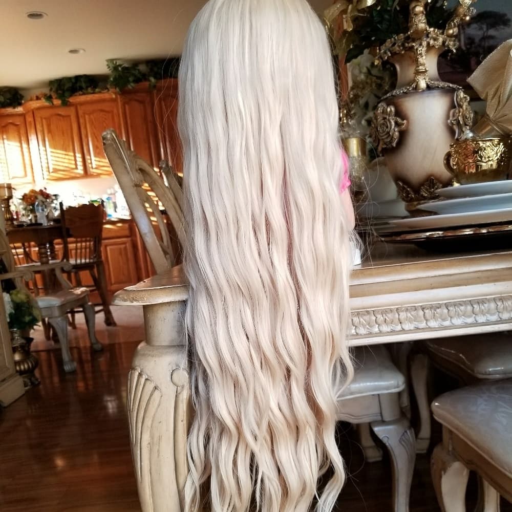 Londe Wavy Beauty Wig 24-26 inches!! - Thumbnail 2