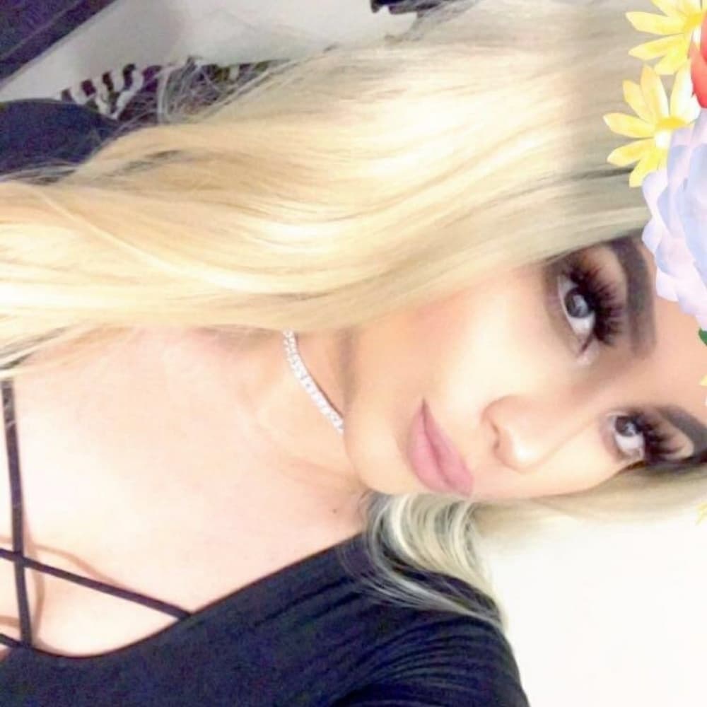 Blonde Ombre Beauty Lacefront Wig 24-28 inches!! - Thumbnail 2