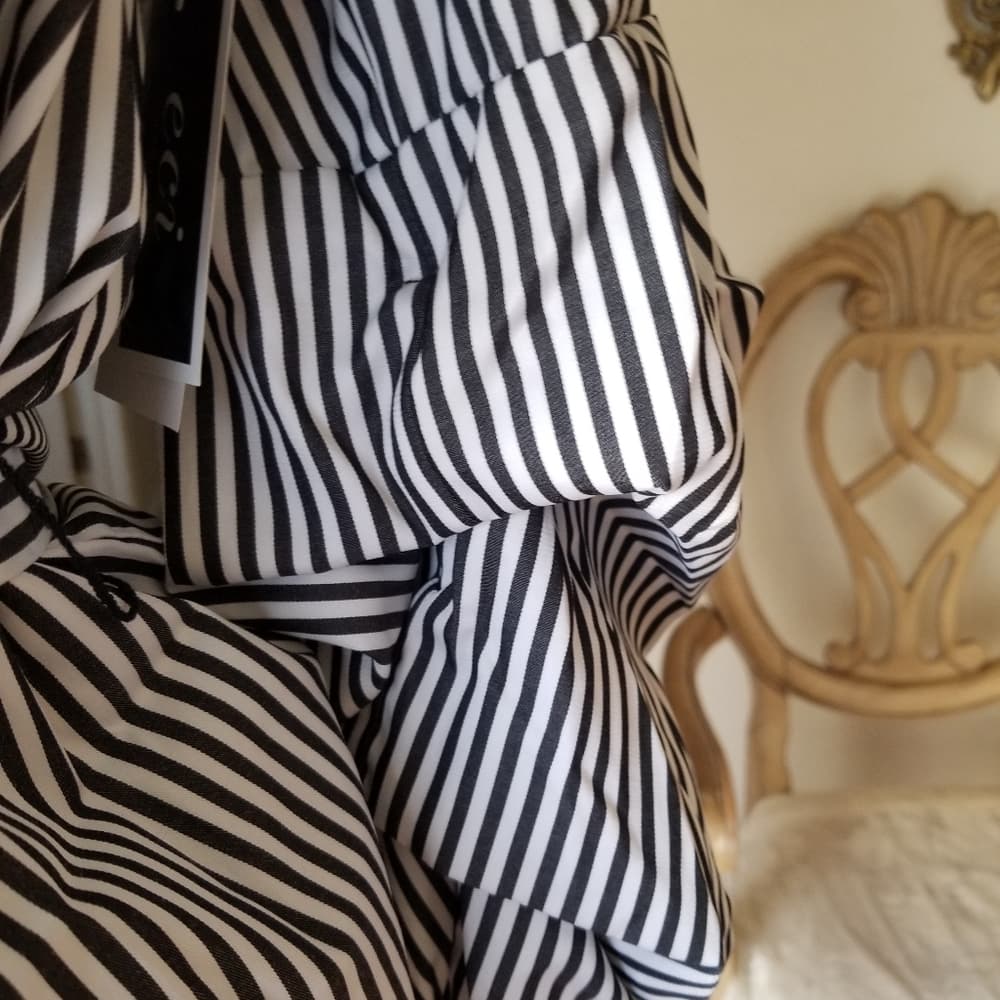 Beautiful Black and White striped Shirt - Thumbnail 7