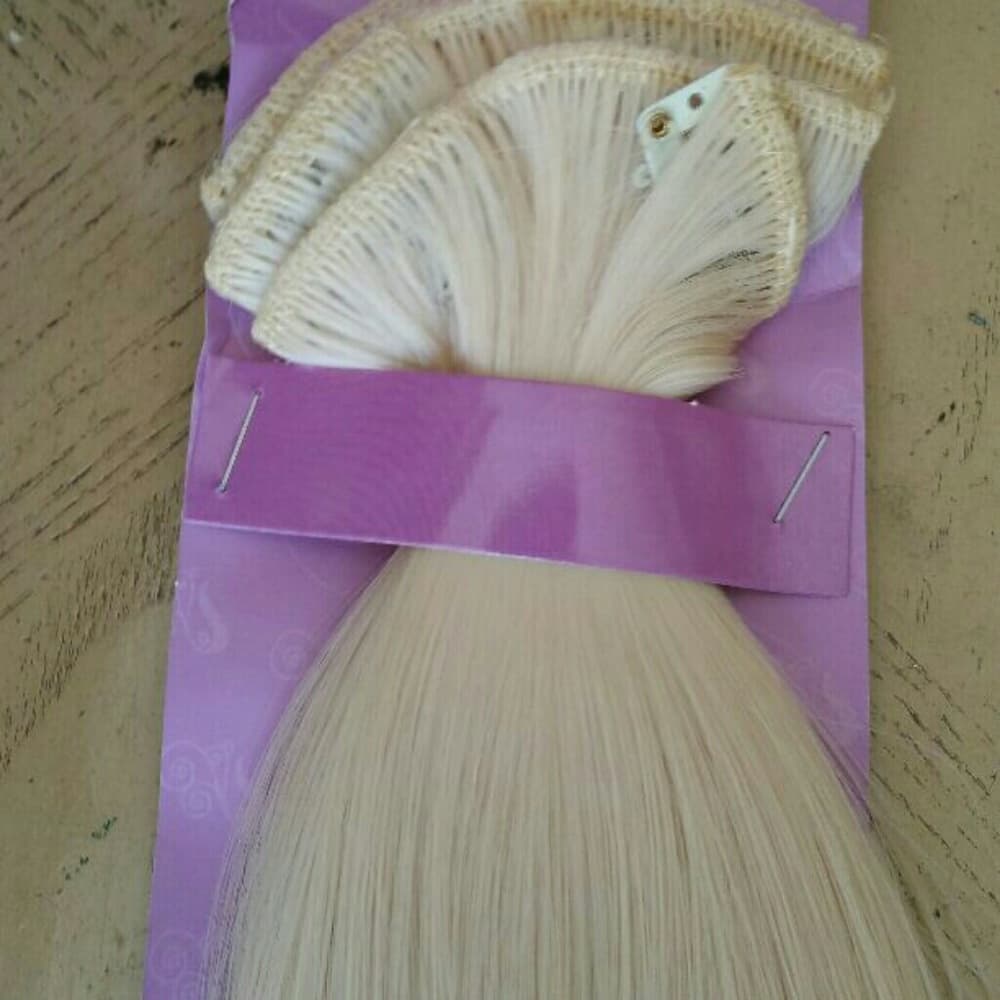 Blonde Beauty Full Head Clip In Extension - Thumbnail 3