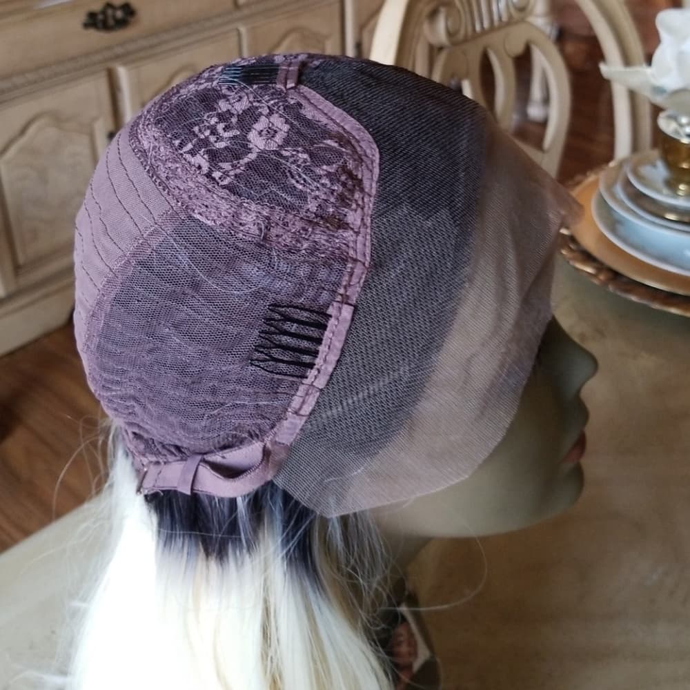 Ombre Blonde Lace Front Wig 20-22 inches!! - Thumbnail 7