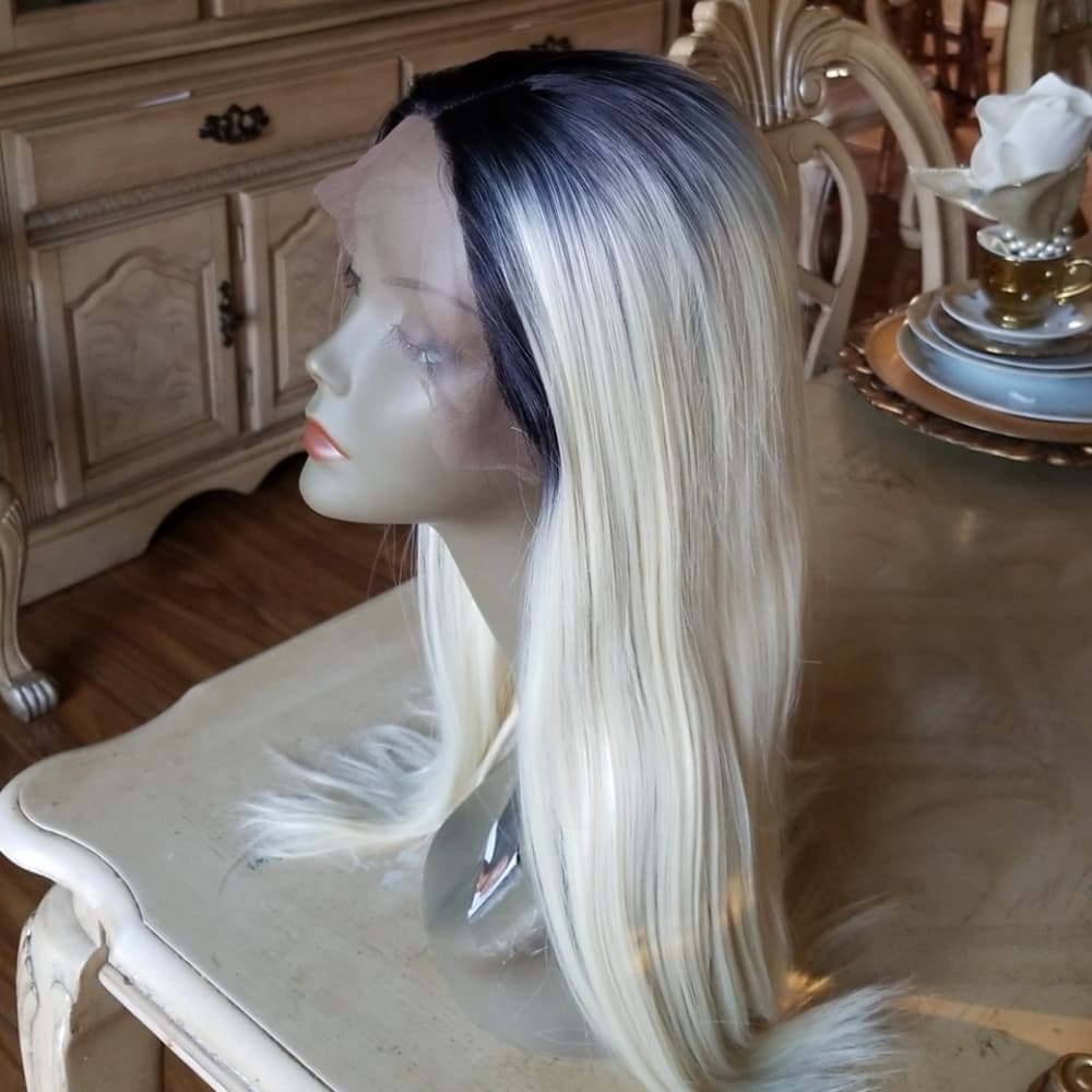 Ombre Blonde Lace Front Wig 20-22 inches!! - Thumbnail 6