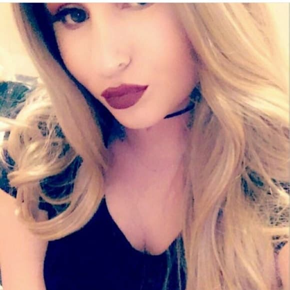 Blonde Ombre LaceFront Wig 22-26 inches Long - Thumbnail 3